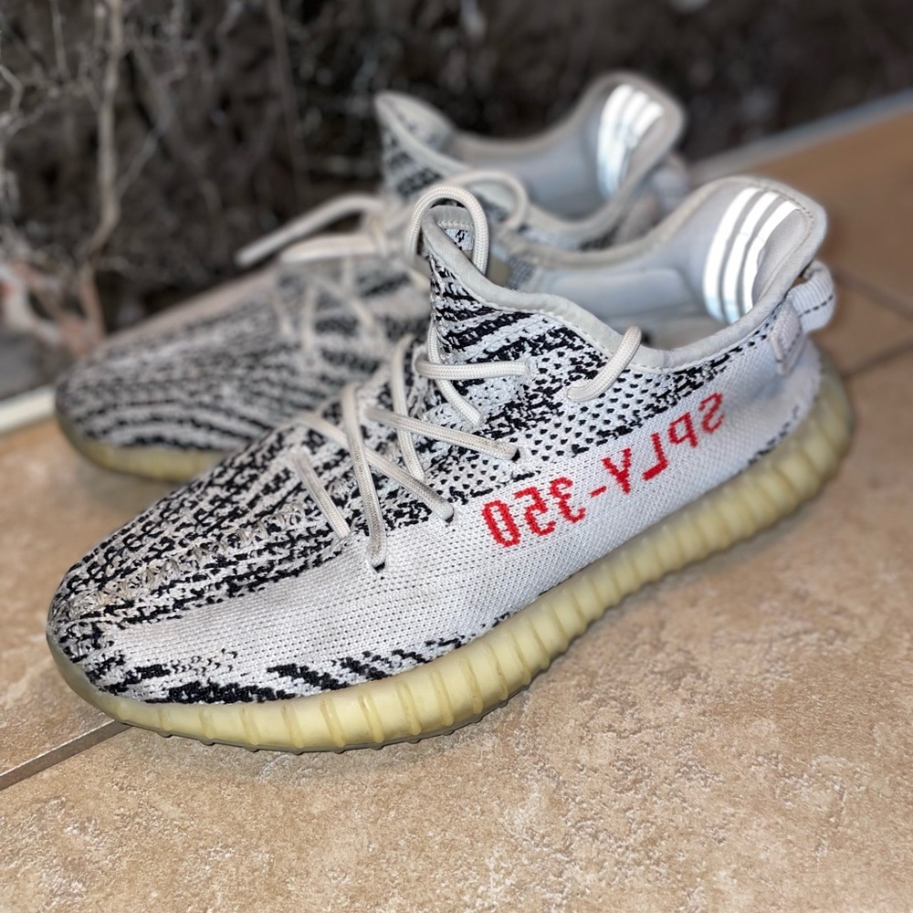 Yeezy Boost 350 V2 Zebra